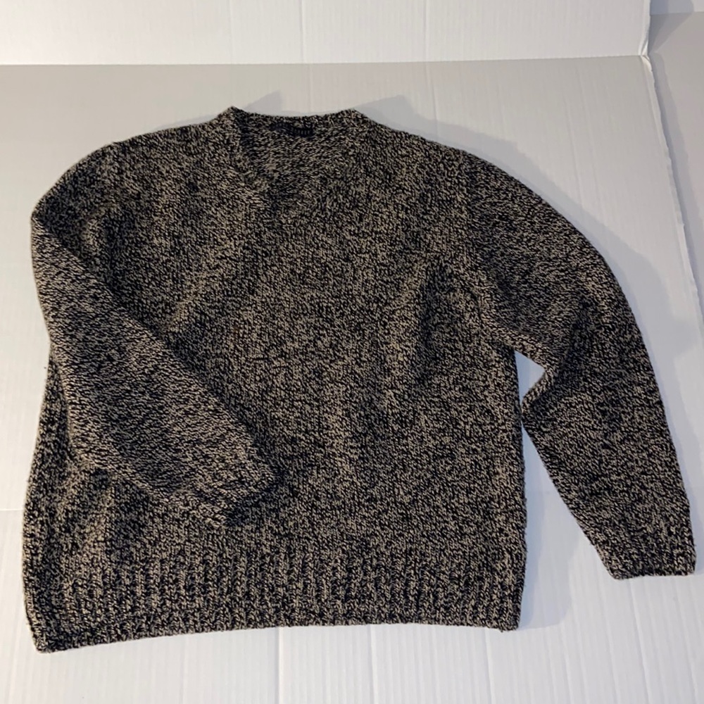 Scott Barber Men’s V-Neck Medium Gray And Black Sweater